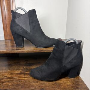 BCBGeneration Black Suede Chelsea Ankle Boots Block Heel Womens 7.5